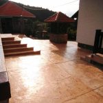 štampani beton u crkvenom dvorištu