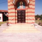 štampani beton oko crkvenog objekta