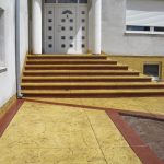 detalj štampanog betona sa izraženom teksturom