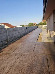 Štampani beton u velikom dvorištu – Beograd